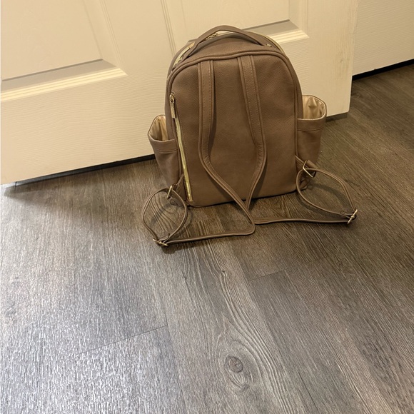 Itzy Ritzy Boss Mini - Picture 3 of 7